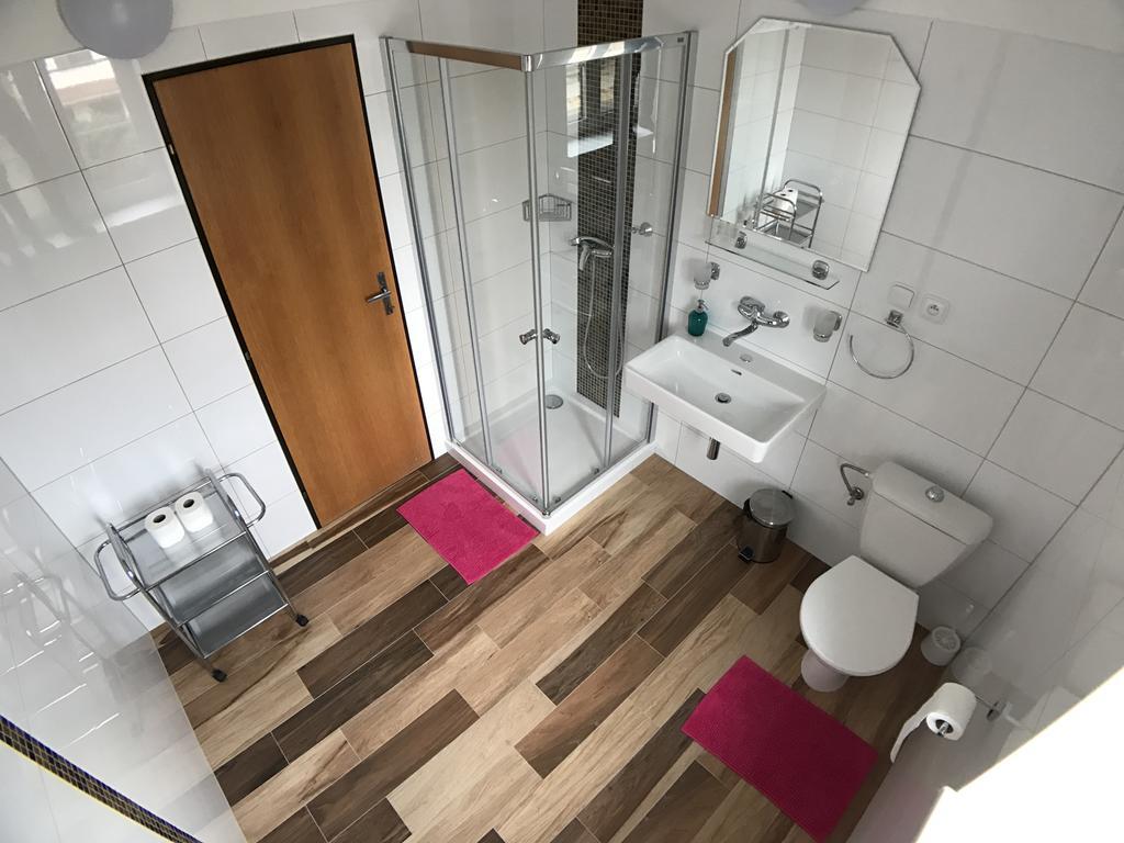 Hotel Rose Breclav Luaran gambar