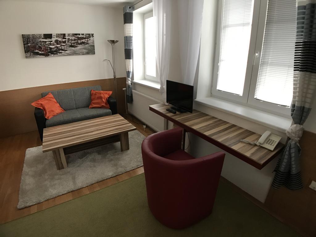 Hotel Rose Breclav Luaran gambar